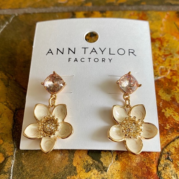 Ann Taylor Factory Jewelry - Ann Taylor Dangle Flower Earrings